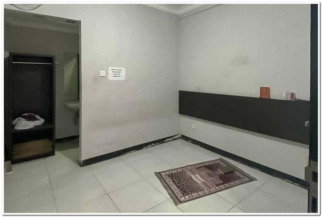 Losmen Family Syariah Bypass Juanda Mitra Reddoorz Brebek Buitenkant foto