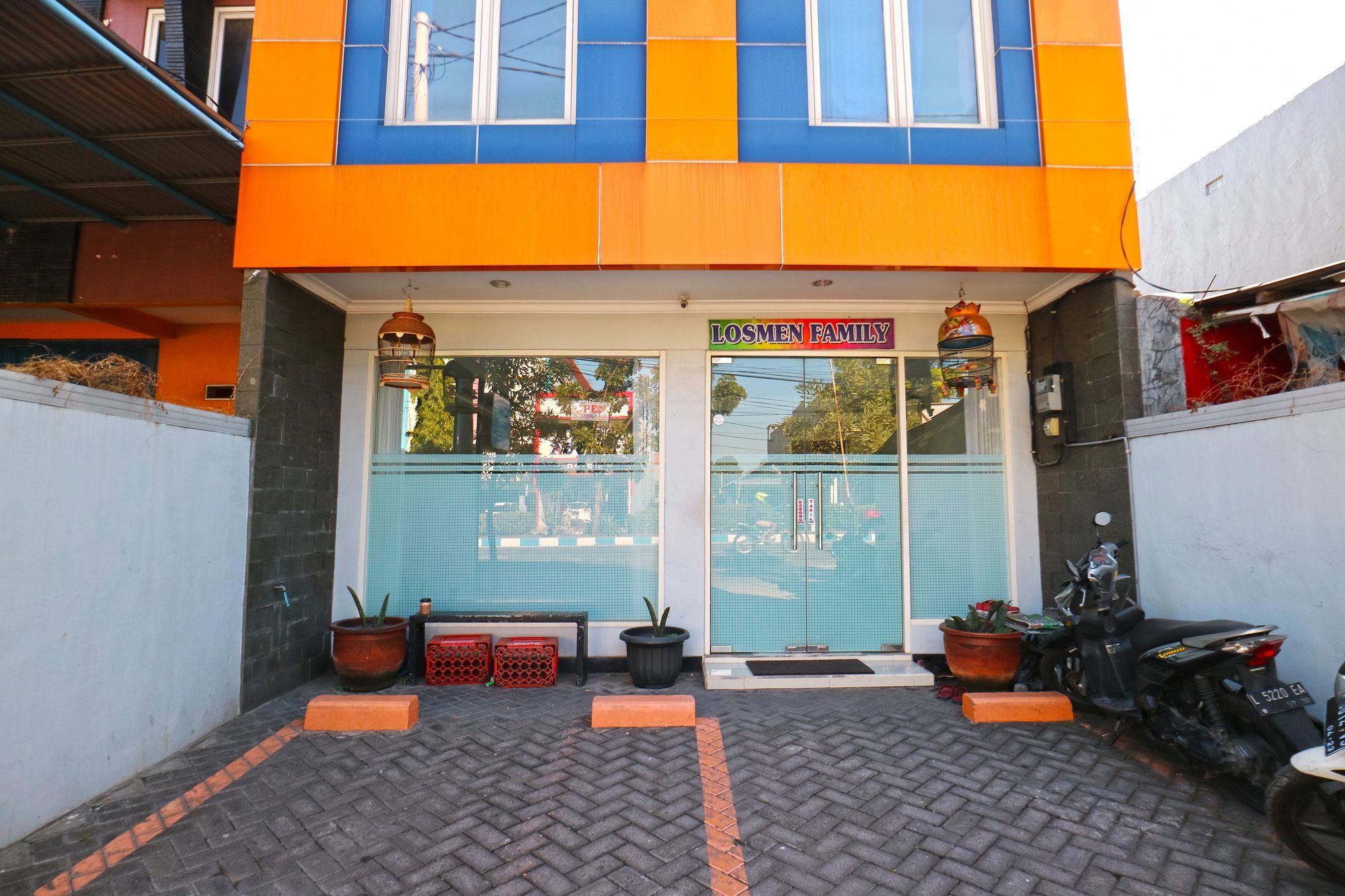Losmen Family Syariah Bypass Juanda Mitra Reddoorz Brebek Buitenkant foto